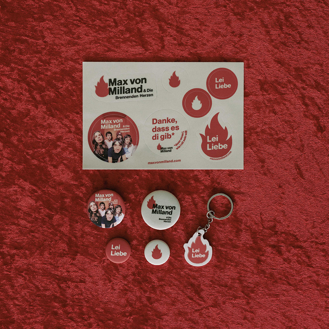 BUNDLE | Max von Milland Buttons, Sticker & Schlüsselanhänger